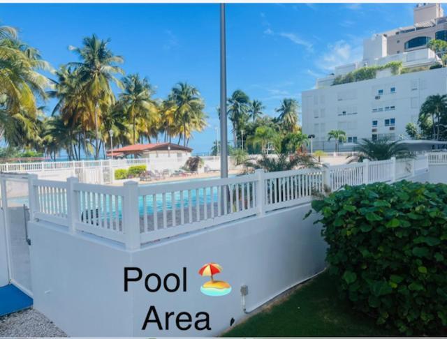 Isla Verde Frente A La Playa Y Piscina, Centrico Y Accesible San Juan Exteriér fotografie